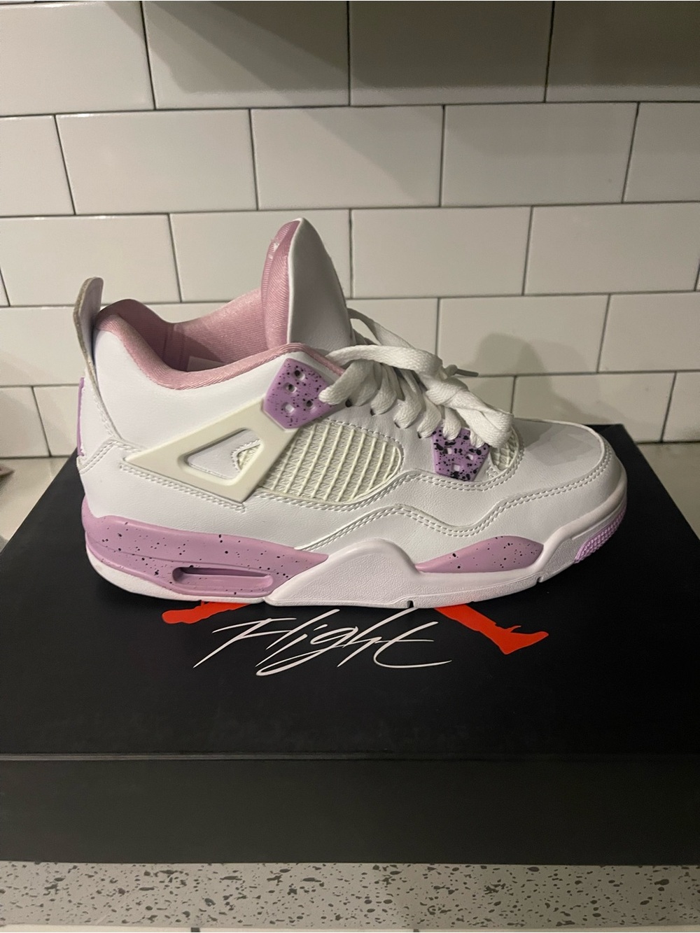 Mens Retro 4 Pink Oreo Size 6.5.